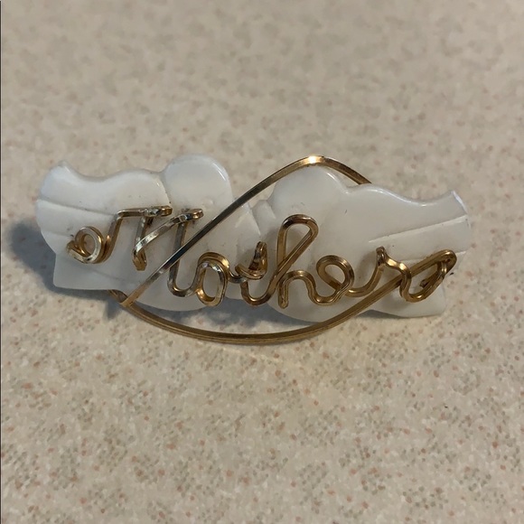 Jewelry - Mother pin